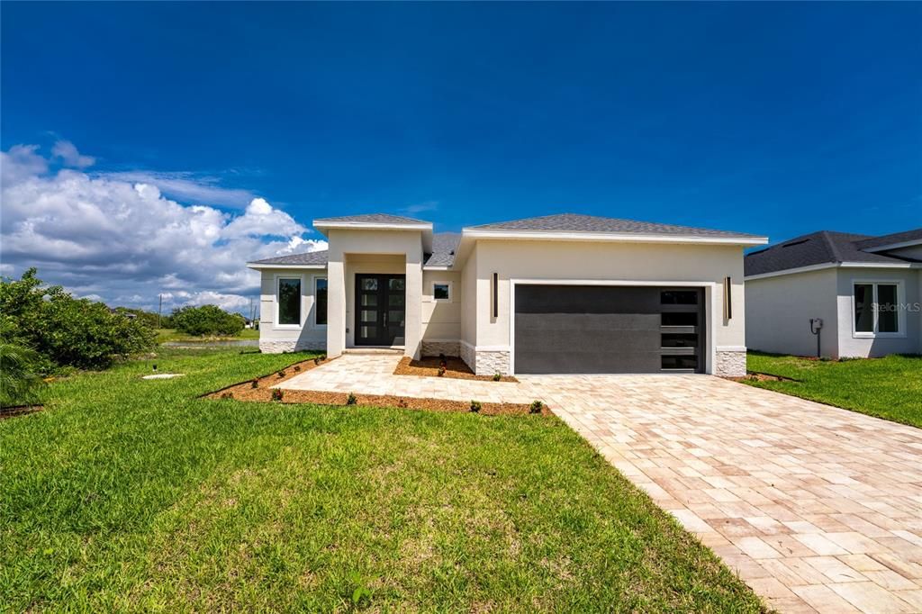 For Sale: $398,000 (3 beds, 2 baths, 1905 Square Feet)