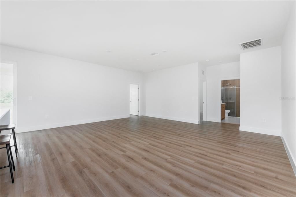 For Sale: $398,000 (3 beds, 2 baths, 1905 Square Feet)
