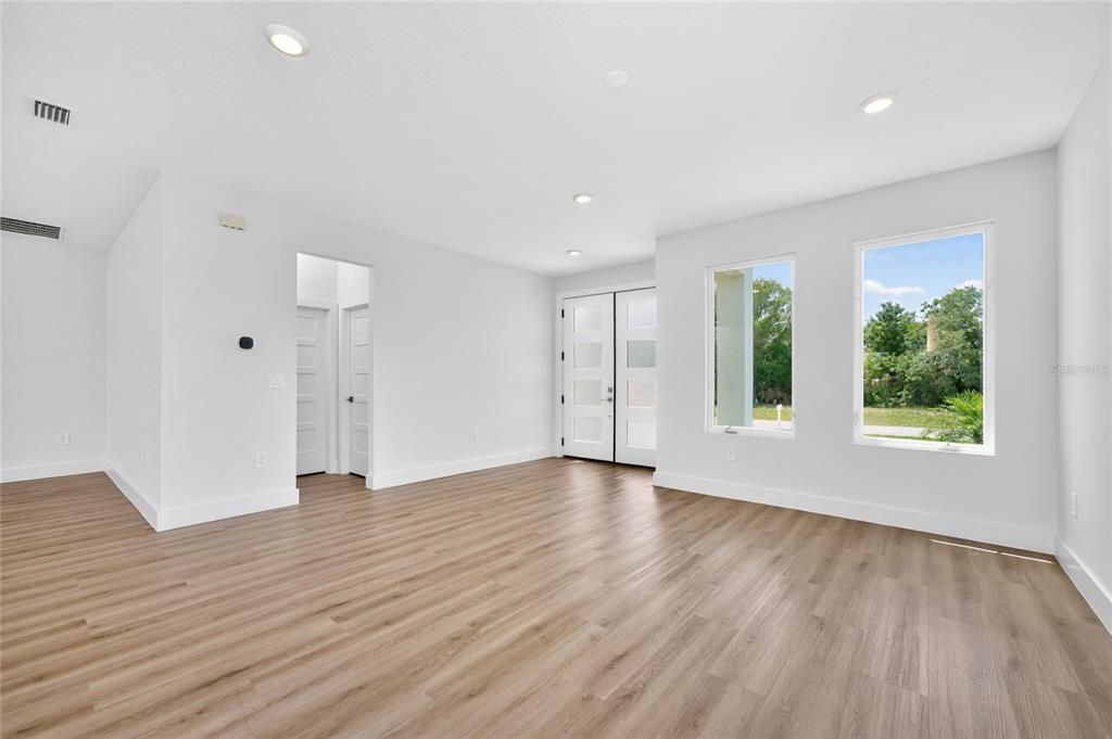 For Sale: $398,000 (3 beds, 2 baths, 1905 Square Feet)