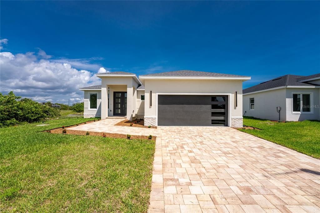 For Sale: $398,000 (3 beds, 2 baths, 1905 Square Feet)