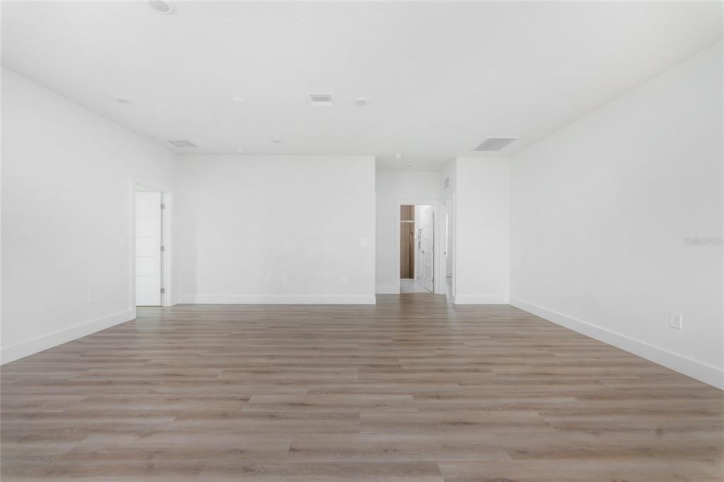 For Sale: $398,000 (3 beds, 2 baths, 1905 Square Feet)