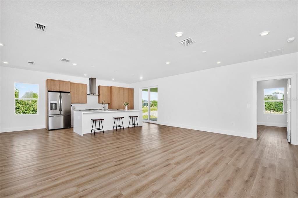 For Sale: $398,000 (3 beds, 2 baths, 1905 Square Feet)
