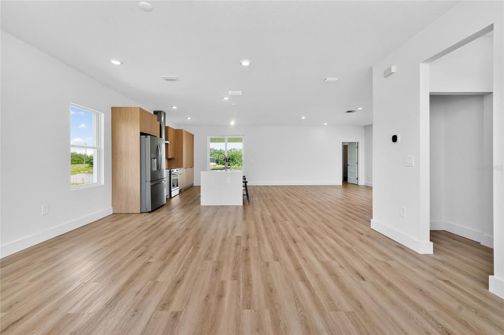 For Sale: $398,000 (3 beds, 2 baths, 1905 Square Feet)