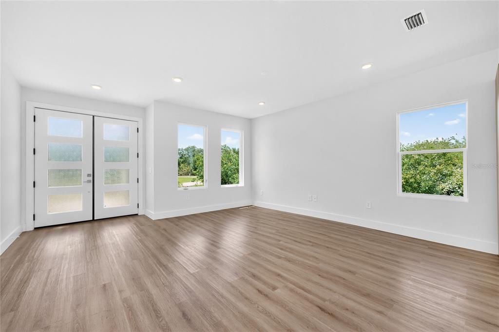 For Sale: $398,000 (3 beds, 2 baths, 1905 Square Feet)