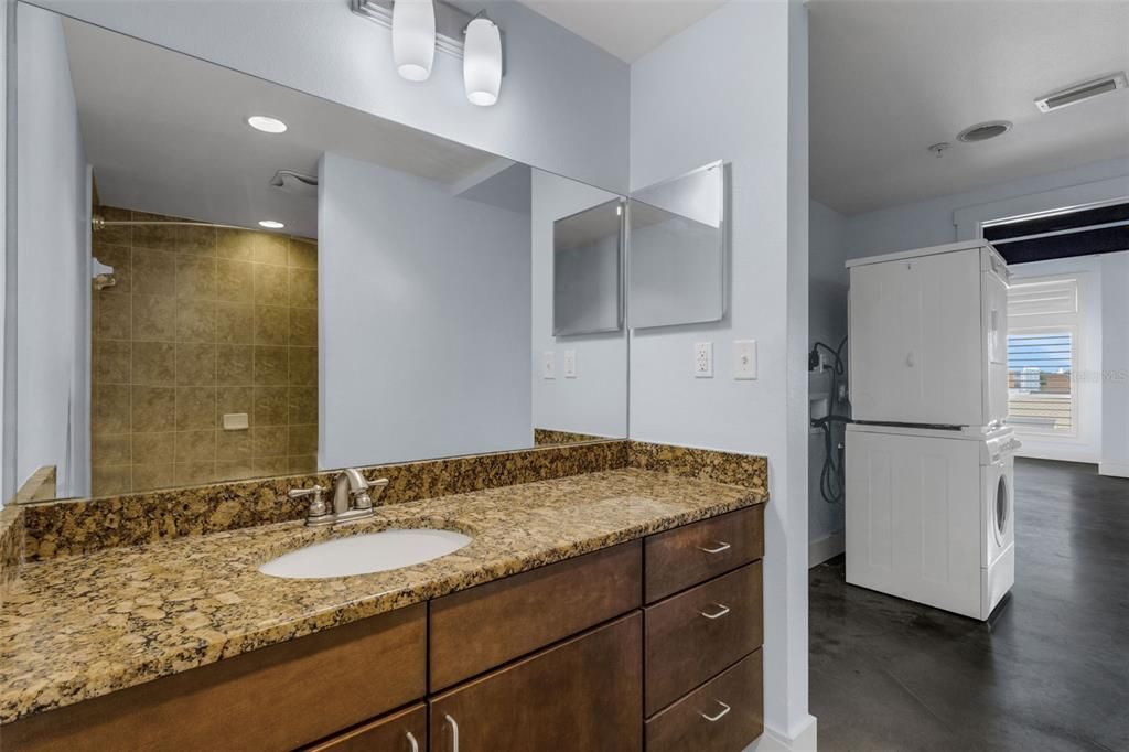 For Sale: $309,900 (1 beds, 1 baths, 860 Square Feet)