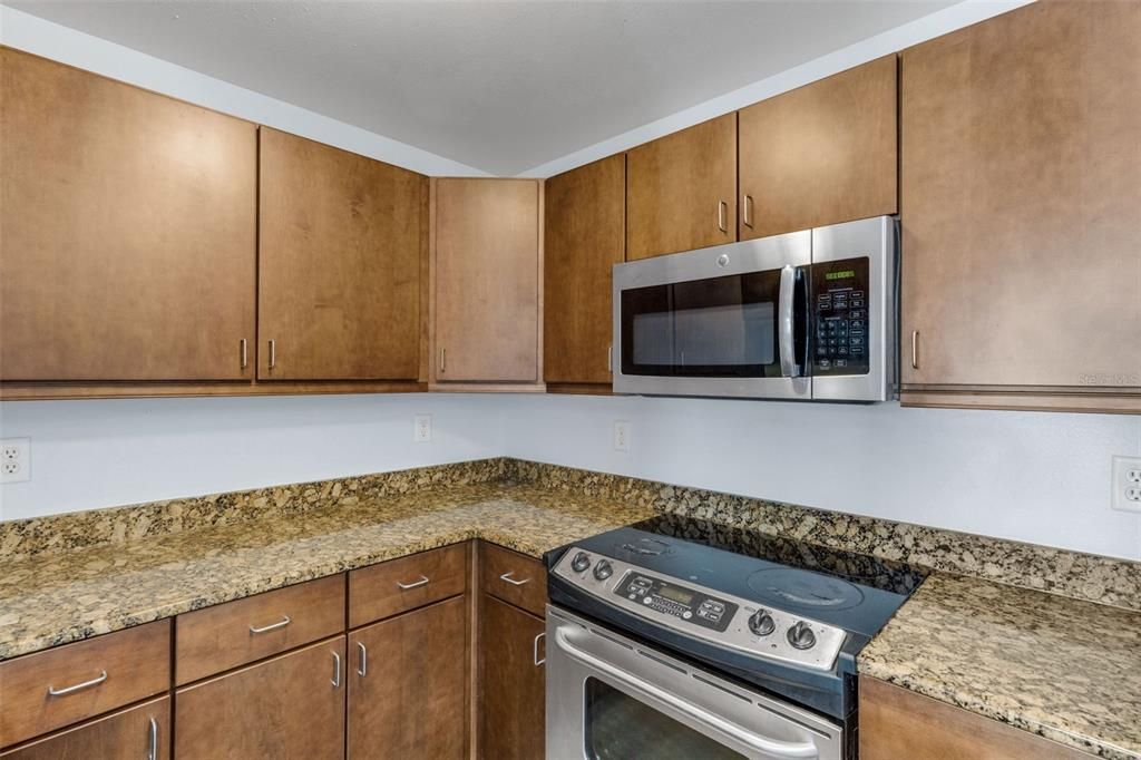 For Sale: $309,900 (1 beds, 1 baths, 860 Square Feet)