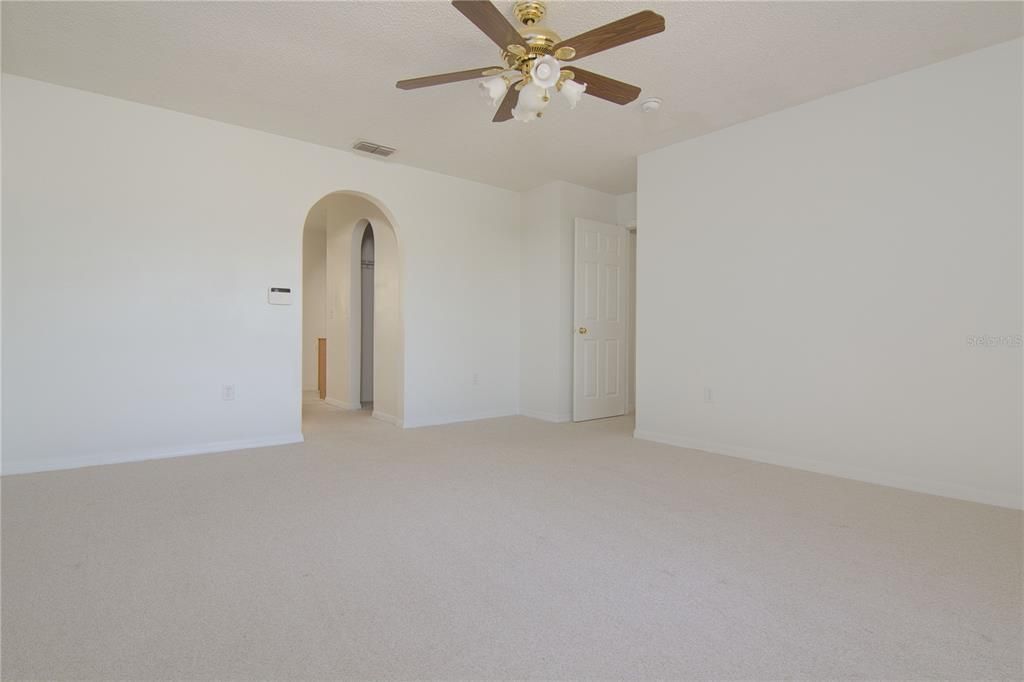 For Sale: $365,000 (4 beds, 2 baths, 2128 Square Feet)