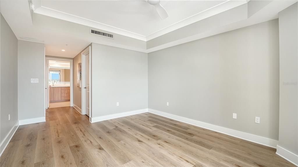 For Rent: $5,250 (2 beds, 2 baths, 1165 Square Feet)