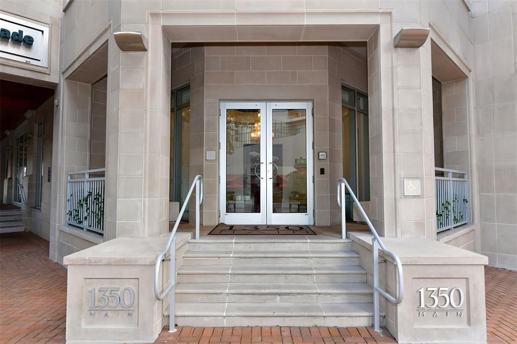 For Rent: $5,250 (2 beds, 2 baths, 1165 Square Feet)