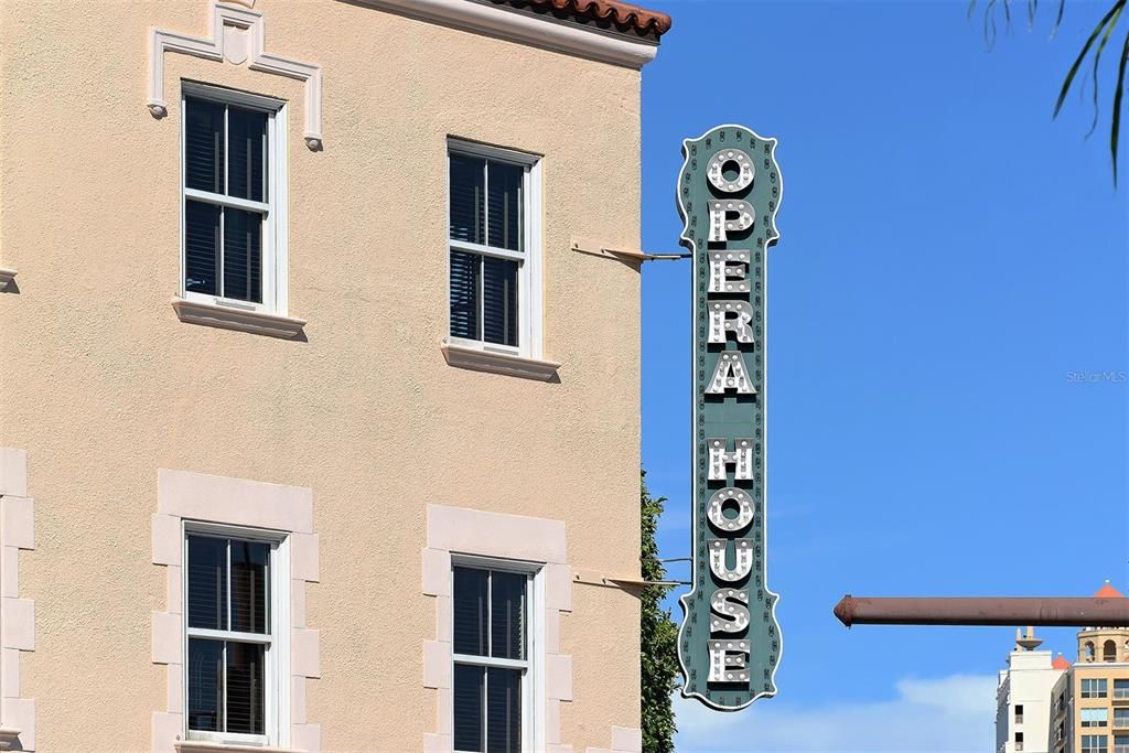 For Rent: $5,250 (2 beds, 2 baths, 1165 Square Feet)
