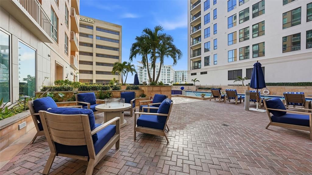For Rent: $5,250 (2 beds, 2 baths, 1165 Square Feet)