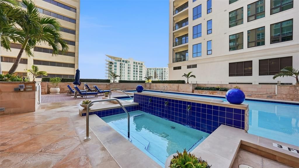 For Rent: $5,250 (2 beds, 2 baths, 1165 Square Feet)