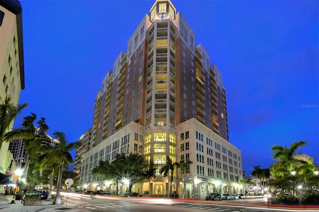 For Rent: $5,250 (2 beds, 2 baths, 1165 Square Feet)