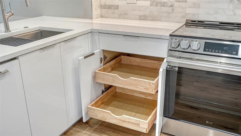 For Rent: $5,250 (2 beds, 2 baths, 1165 Square Feet)