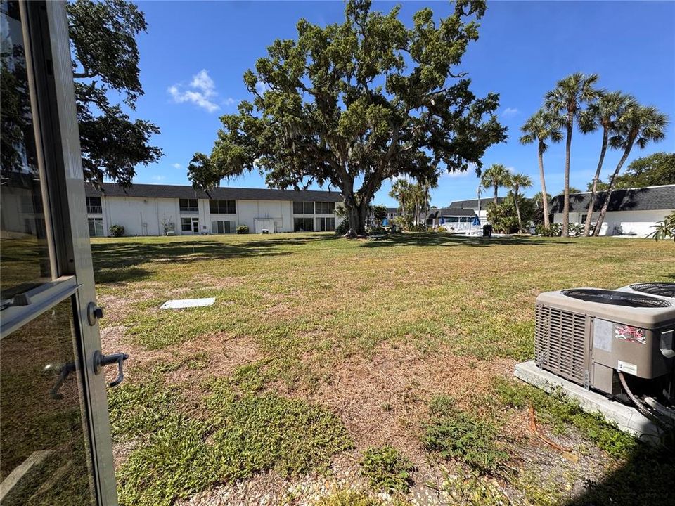 For Rent: $1,800 (2 beds, 2 baths, 951 Square Feet)