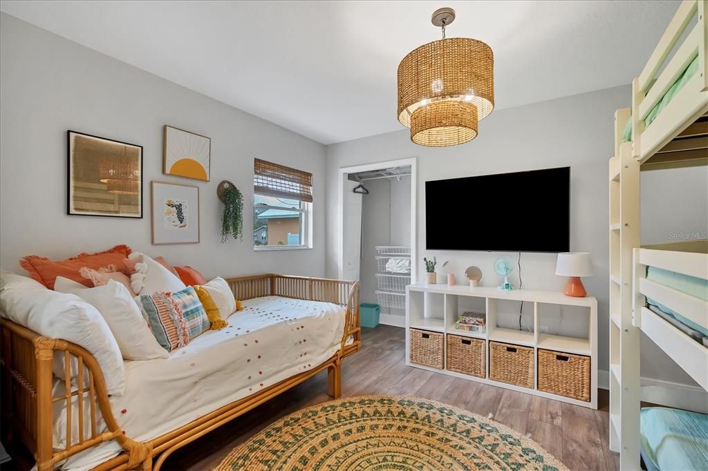 For Sale: $595,000 (3 beds, 2 baths, 1140 Square Feet)