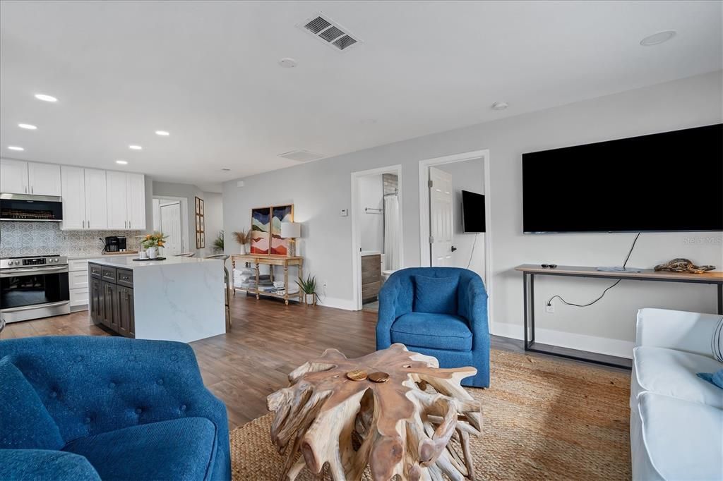 For Sale: $595,000 (3 beds, 2 baths, 1140 Square Feet)