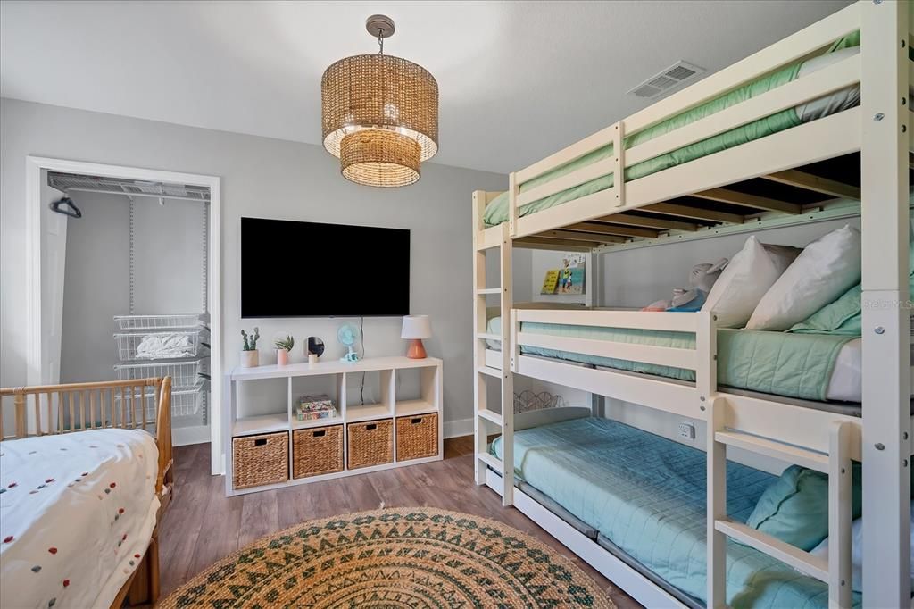For Sale: $595,000 (3 beds, 2 baths, 1140 Square Feet)