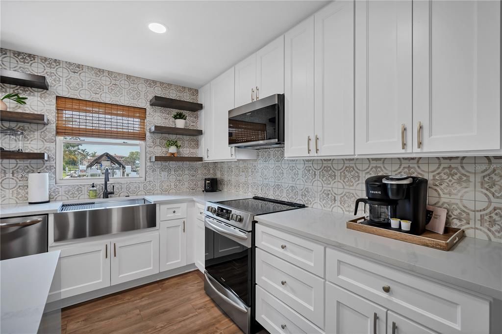 For Sale: $595,000 (3 beds, 2 baths, 1140 Square Feet)