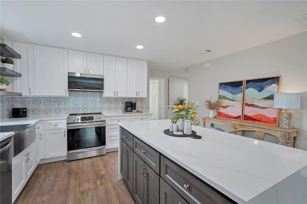 For Sale: $595,000 (3 beds, 2 baths, 1140 Square Feet)