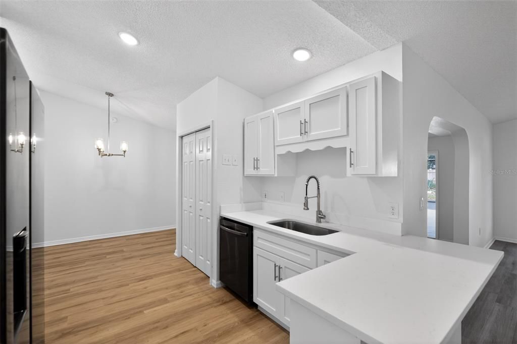 Active With Contract: $389,900 (3 beds, 2 baths, 1855 Square Feet)