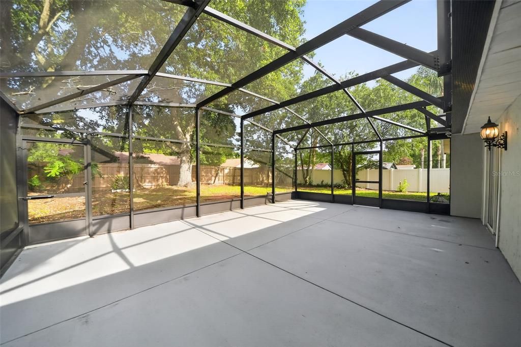Active With Contract: $389,900 (3 beds, 2 baths, 1855 Square Feet)