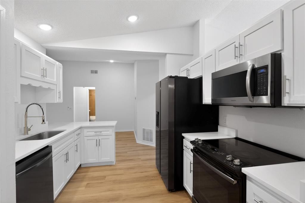 Active With Contract: $389,900 (3 beds, 2 baths, 1855 Square Feet)