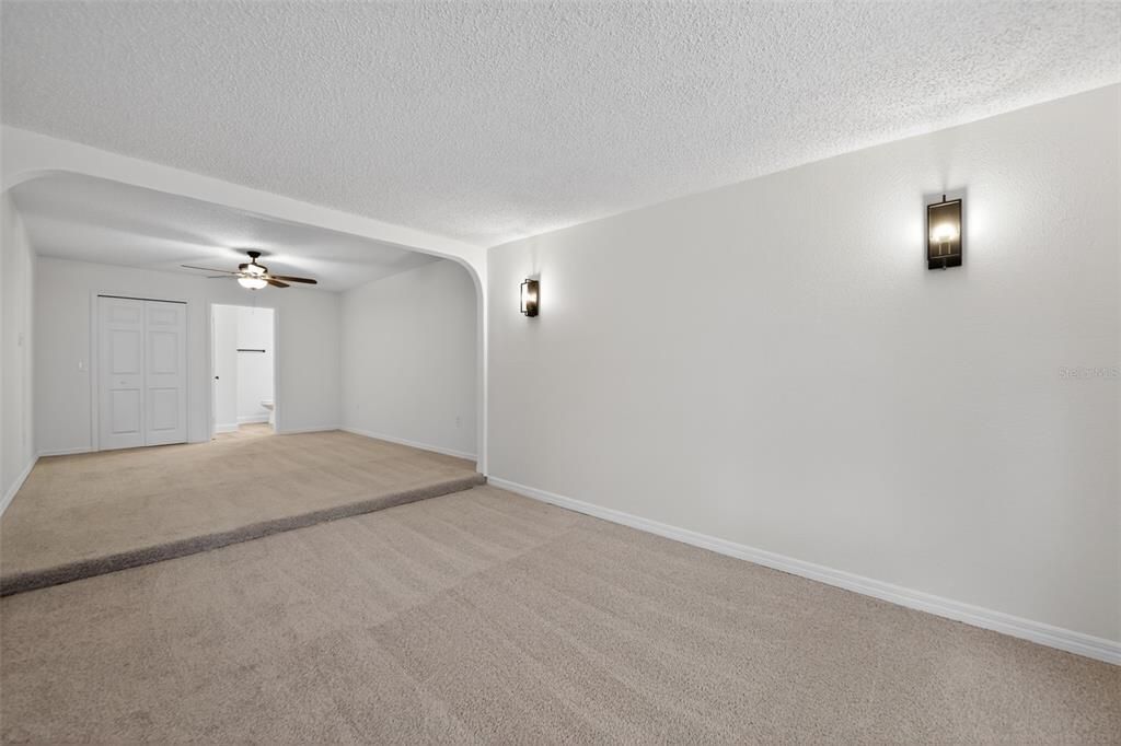 Active With Contract: $389,900 (3 beds, 2 baths, 1855 Square Feet)
