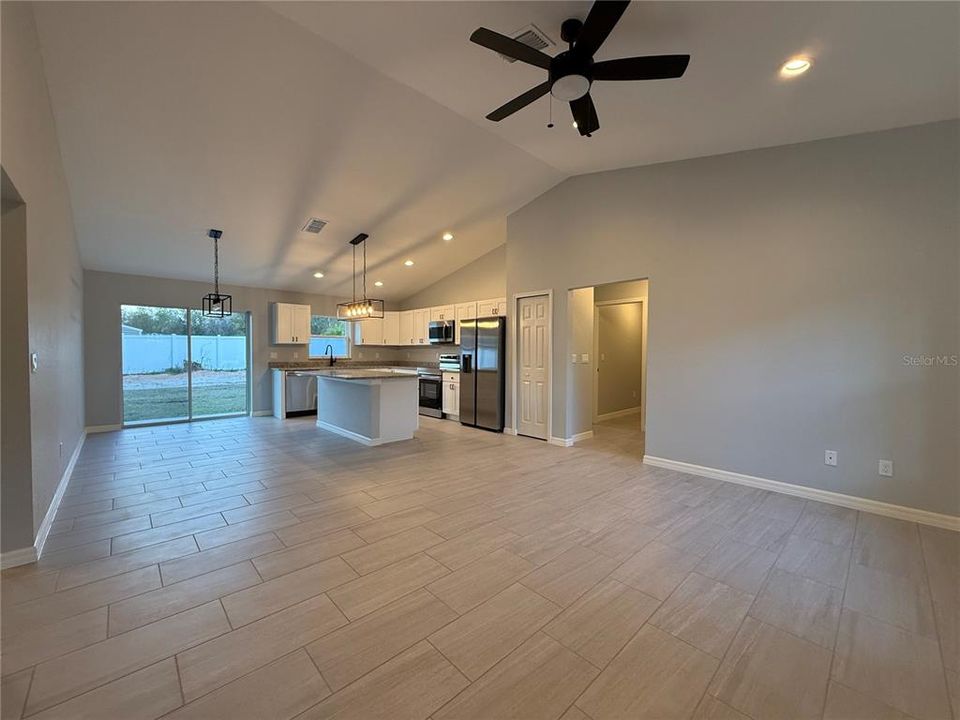 Active With Contract: $248,900 (3 beds, 2 baths, 1380 Square Feet)