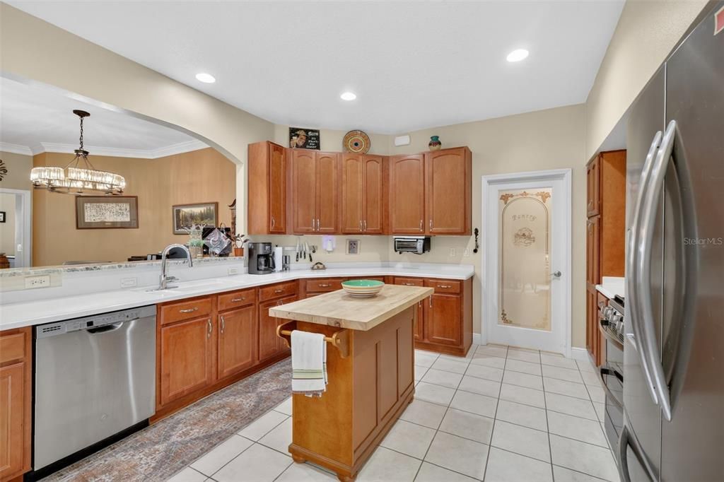 For Sale: $515,000 (3 beds, 2 baths, 1864 Square Feet)