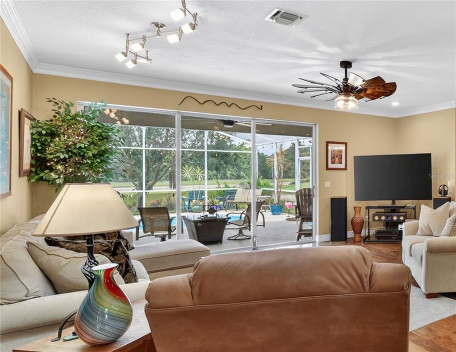 For Sale: $515,000 (3 beds, 2 baths, 1864 Square Feet)
