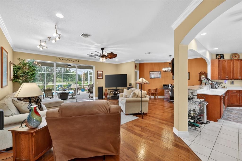 For Sale: $515,000 (3 beds, 2 baths, 1864 Square Feet)