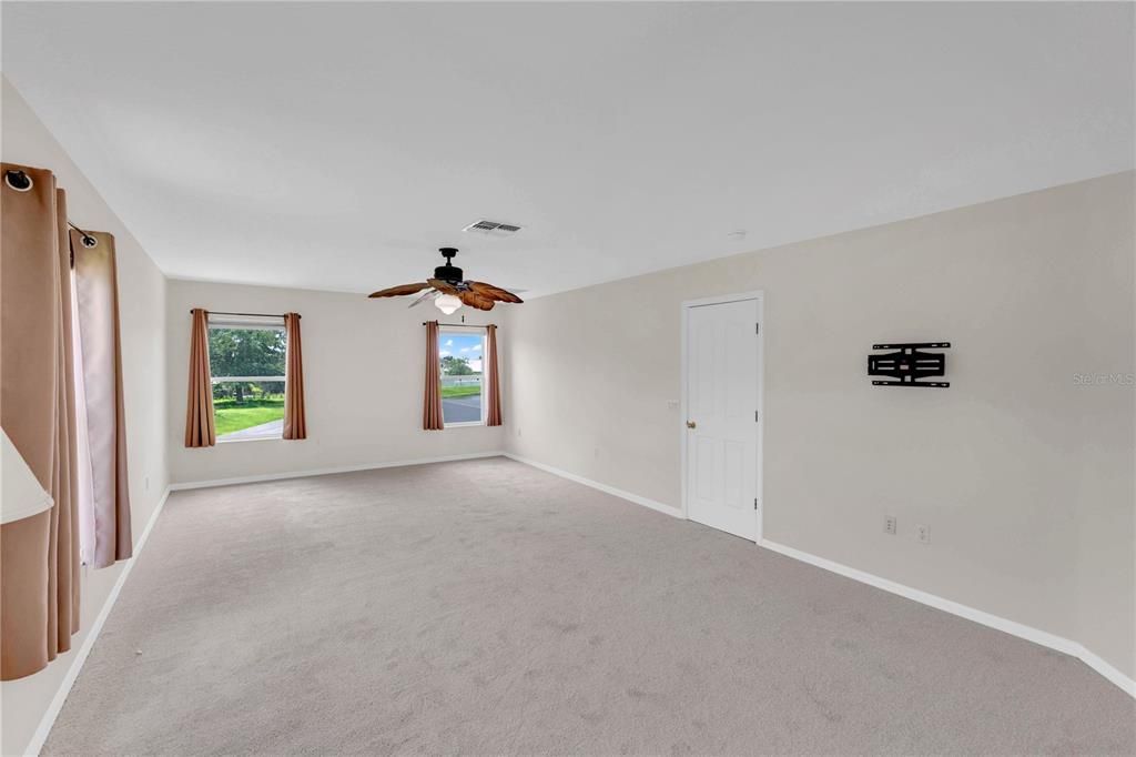 For Sale: $415,000 (3 beds, 2 baths, 2251 Square Feet)
