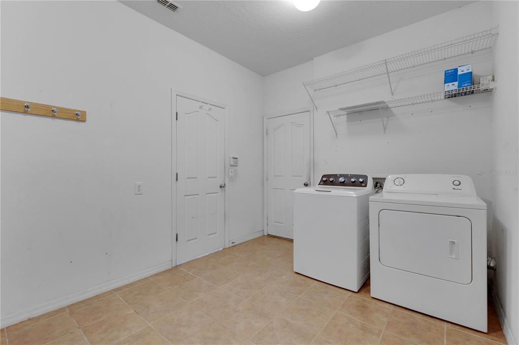 For Sale: $415,000 (3 beds, 2 baths, 2251 Square Feet)