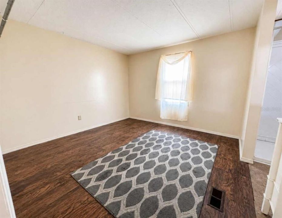 For Sale: $120,000 (2 beds, 2 baths, 1048 Square Feet)