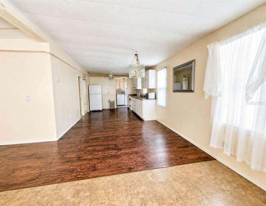 For Sale: $120,000 (2 beds, 2 baths, 1048 Square Feet)