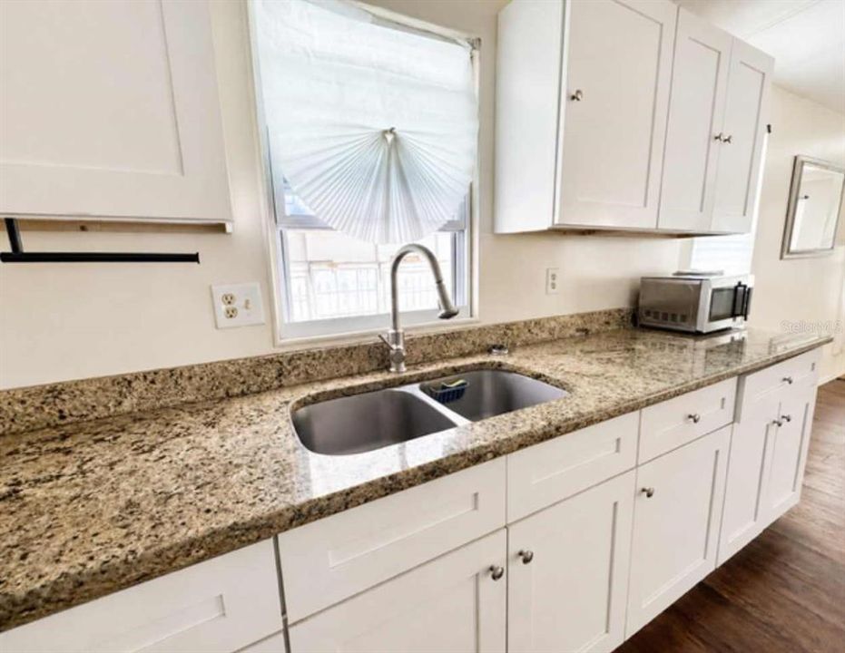 For Sale: $120,000 (2 beds, 2 baths, 1048 Square Feet)