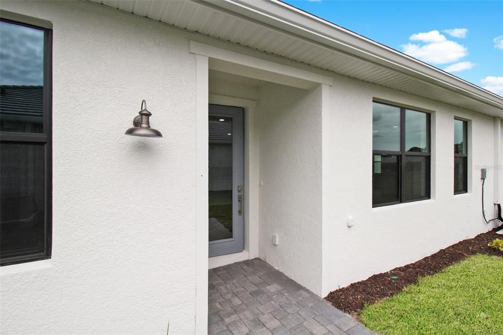 For Rent: $2,950 (3 beds, 2 baths, 1795 Square Feet)