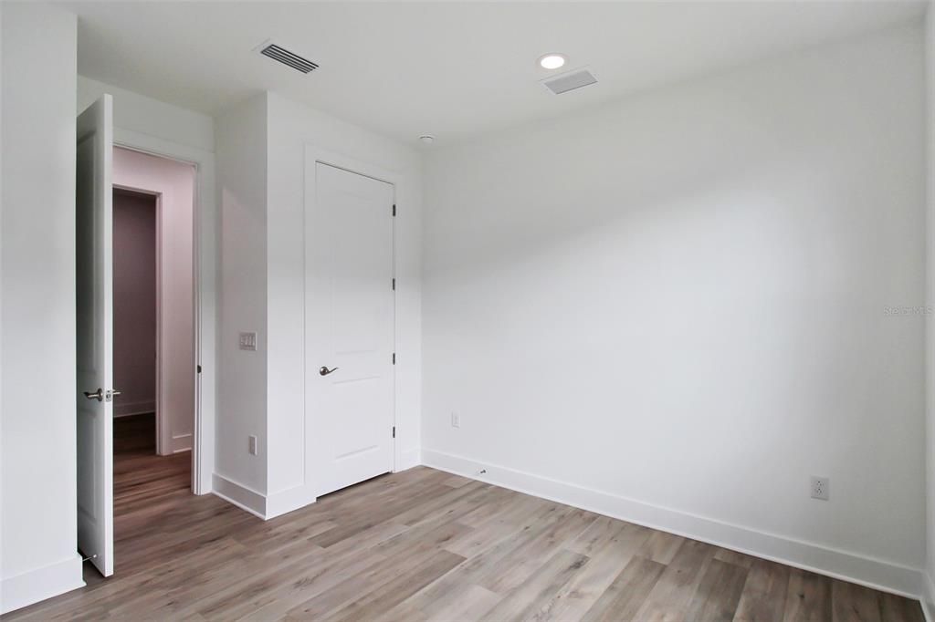 For Rent: $2,950 (3 beds, 2 baths, 1795 Square Feet)
