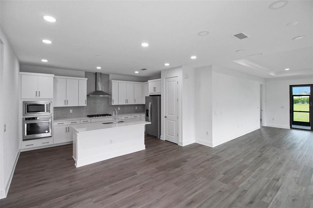 For Rent: $2,950 (3 beds, 2 baths, 1795 Square Feet)