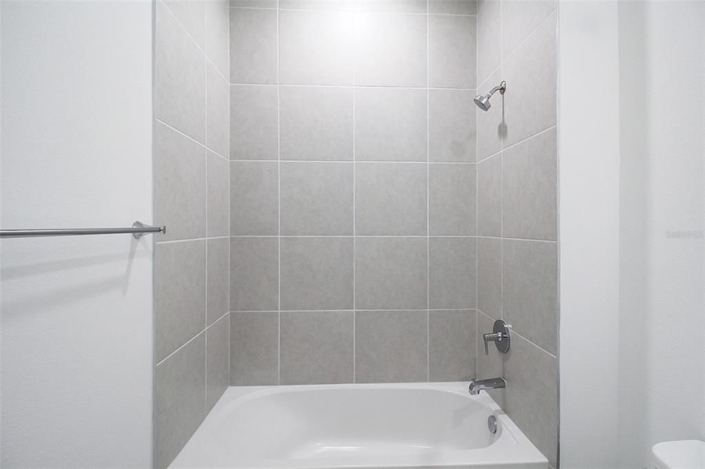 For Rent: $2,950 (3 beds, 2 baths, 1795 Square Feet)