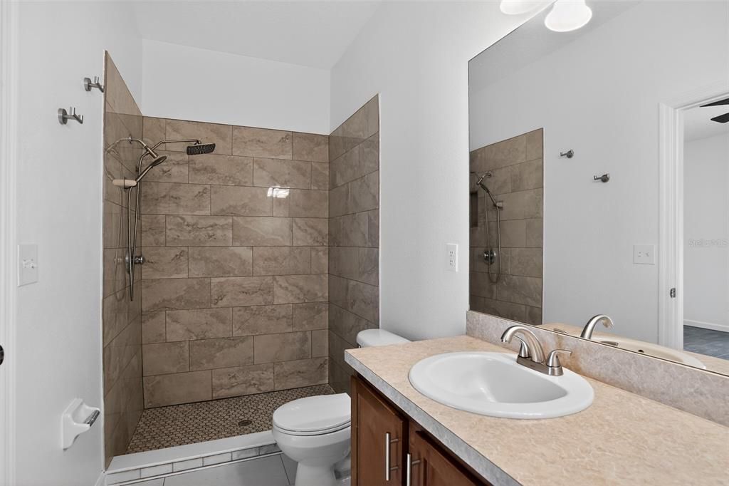 For Sale: $249,900 (3 beds, 2 baths, 1065 Square Feet)