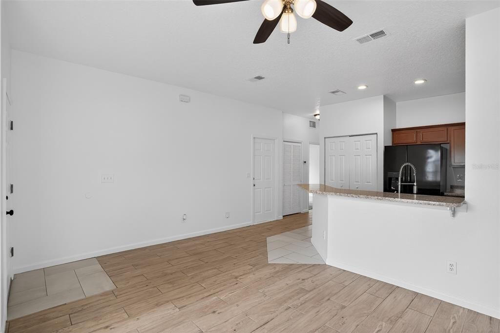 For Sale: $249,900 (3 beds, 2 baths, 1065 Square Feet)