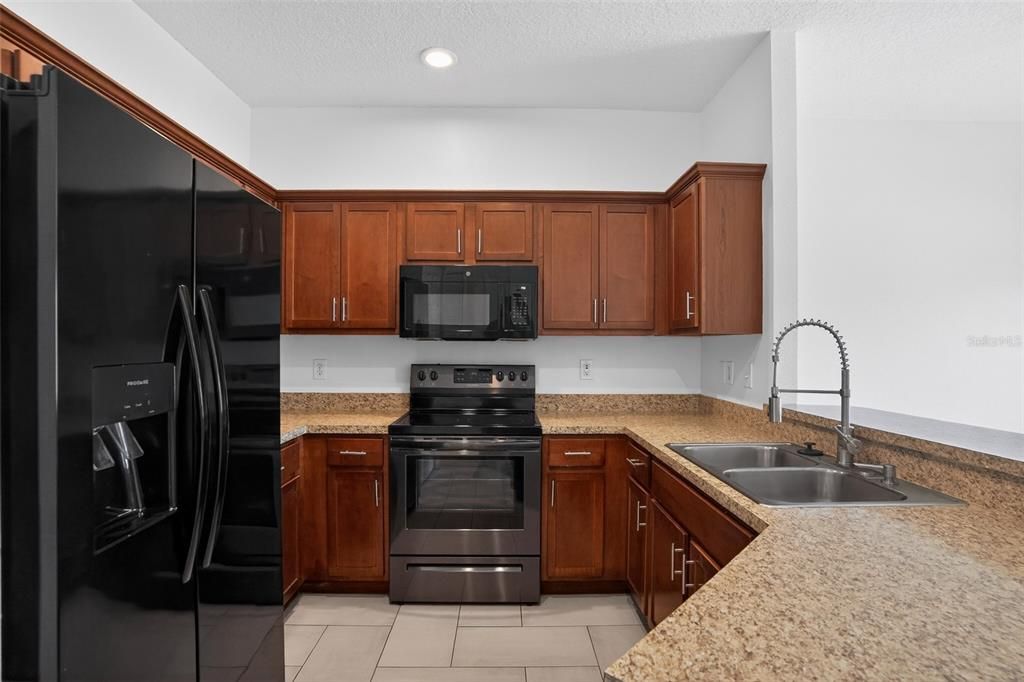 For Sale: $249,900 (3 beds, 2 baths, 1065 Square Feet)