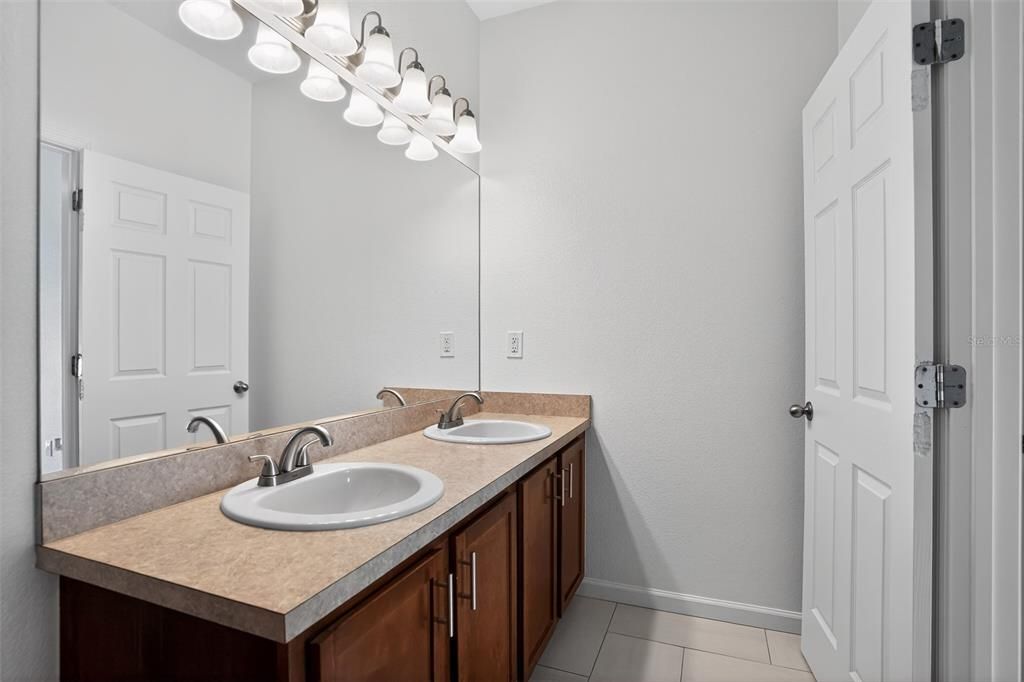For Sale: $249,900 (3 beds, 2 baths, 1065 Square Feet)