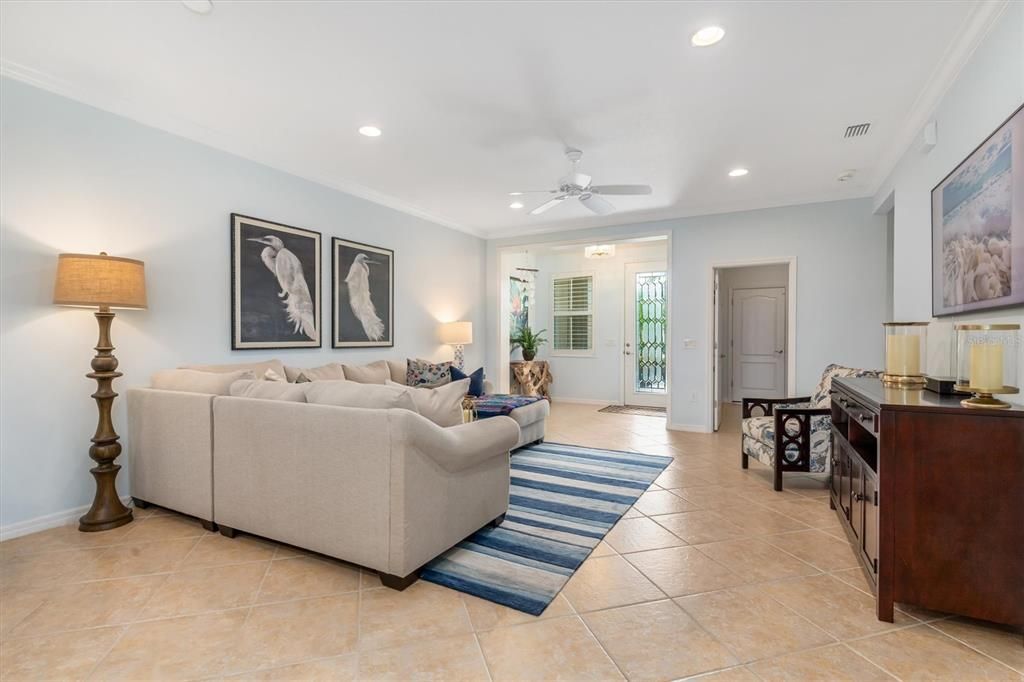 For Sale: $315,000 (2 beds, 2 baths, 1560 Square Feet)