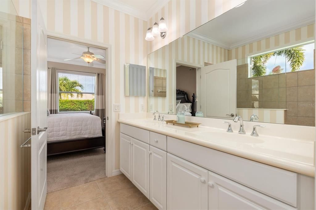 For Sale: $315,000 (2 beds, 2 baths, 1560 Square Feet)