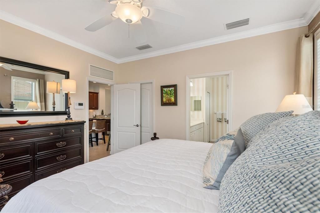 For Sale: $315,000 (2 beds, 2 baths, 1560 Square Feet)