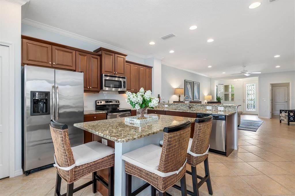 For Sale: $315,000 (2 beds, 2 baths, 1560 Square Feet)