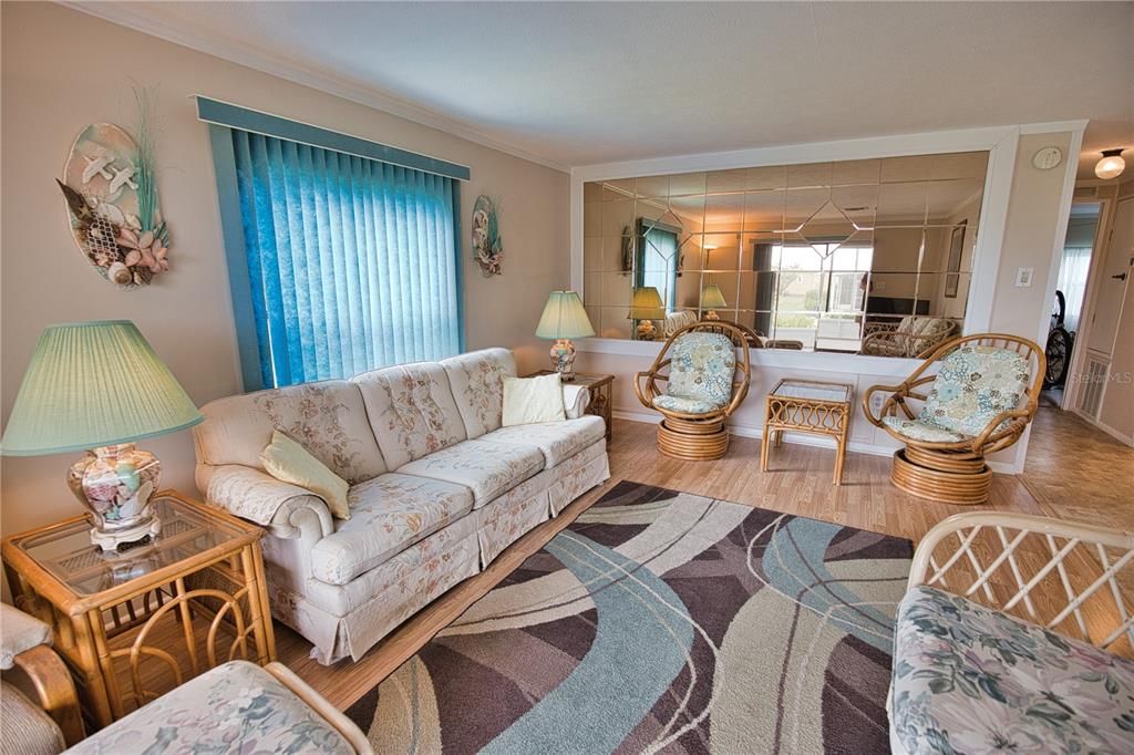 На продажу: $149,000 (2 спален, 2 ванн, 864 Квадратных фут)